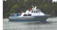 Barcaça à venda