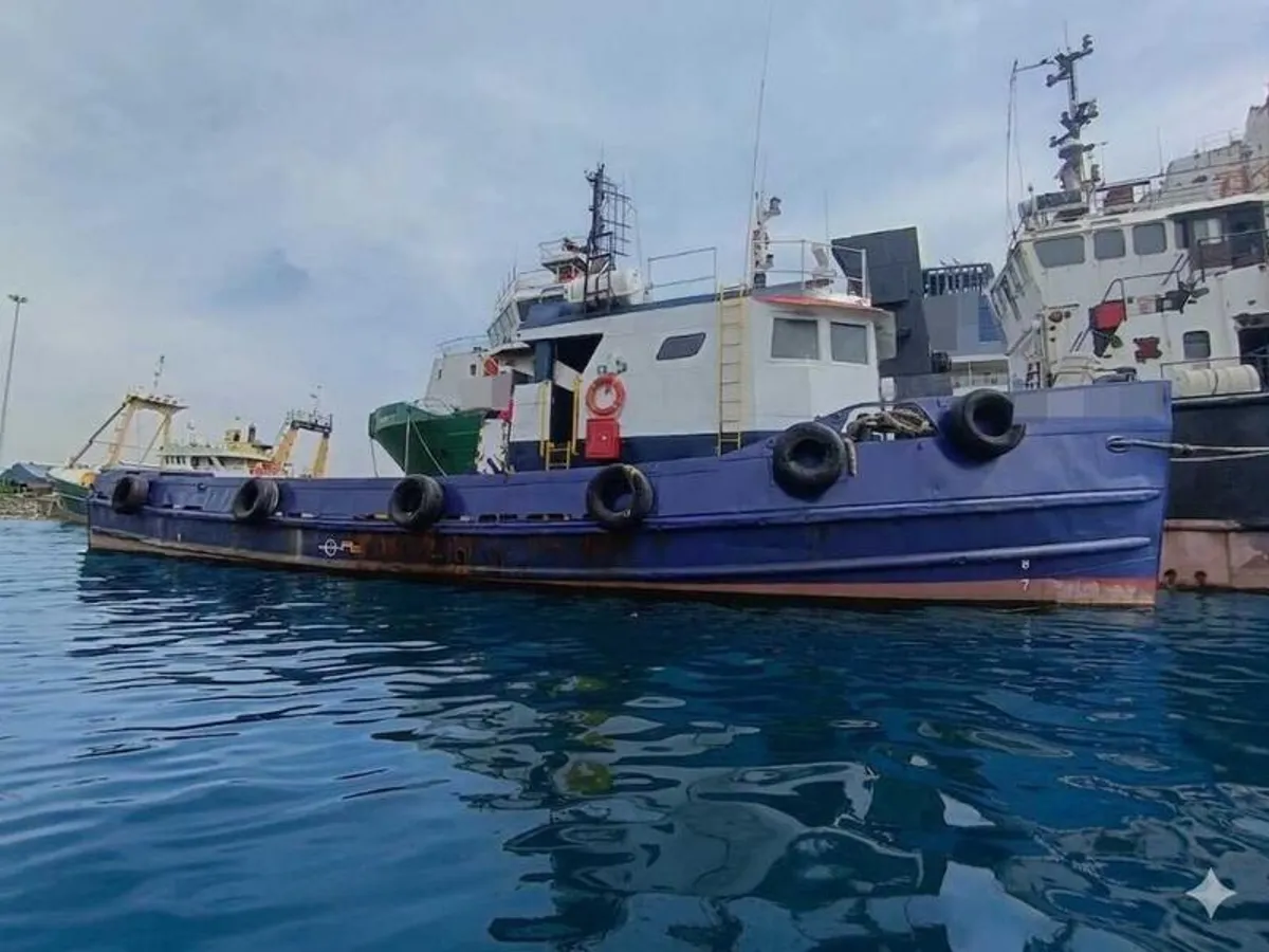 Navio de abastecimento à venda