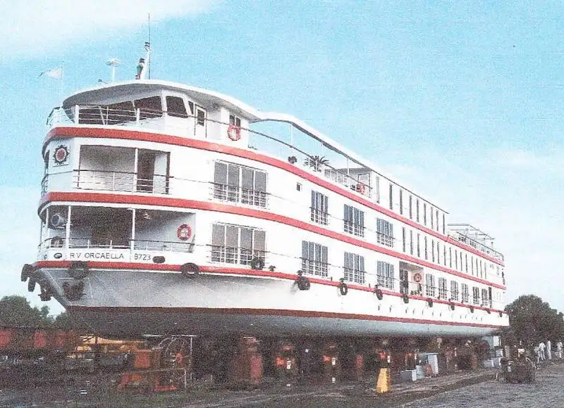 Navio de cruzeiro à venda