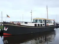 Barcaça à venda