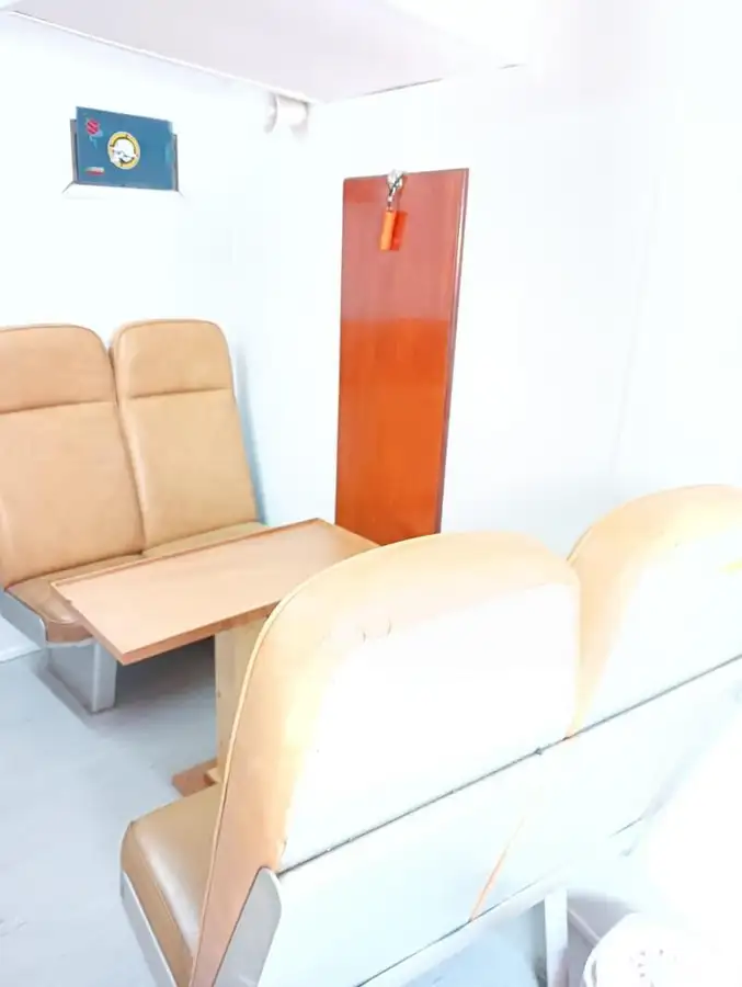 Navio porta-contêineres à venda