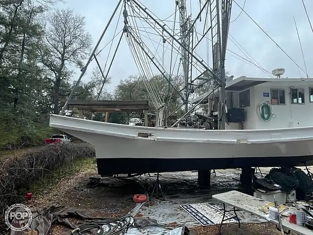 Navio de pesca de arrasto à venda