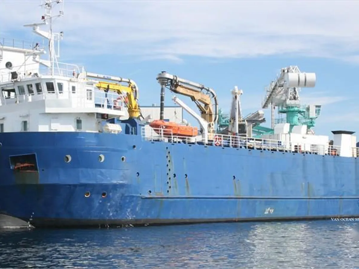 Navio frigorífico à venda