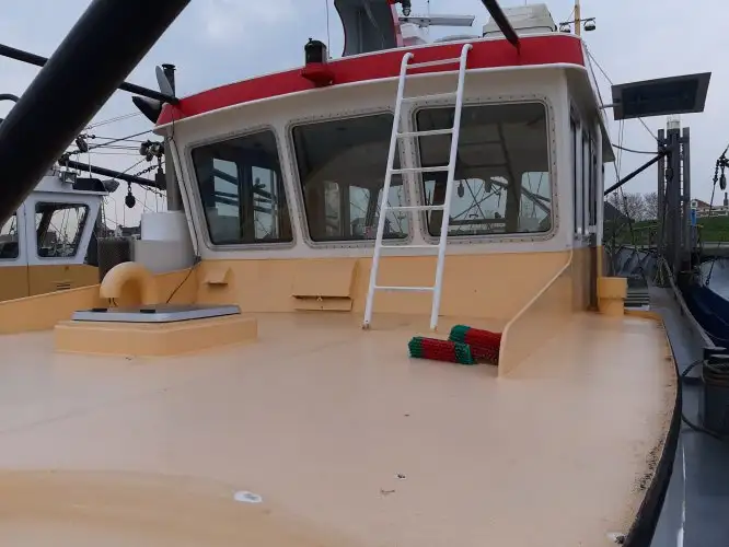 Navio de pesca de arrasto à venda