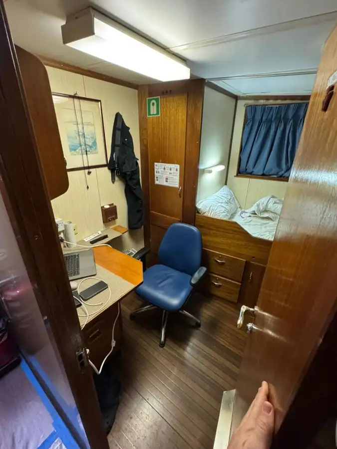 Navio porta-contêineres à venda