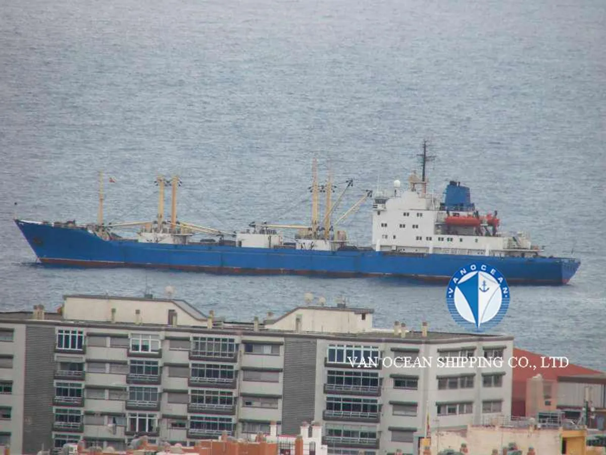 Navio frigorífico à venda