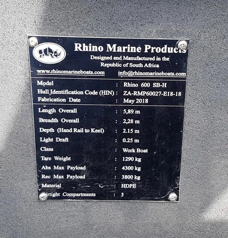Navio porta-contêineres à venda