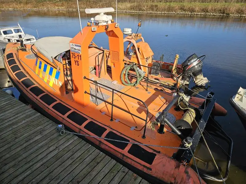 Bote inflável rígido à venda