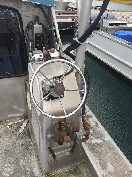 Barco de tripulação à venda