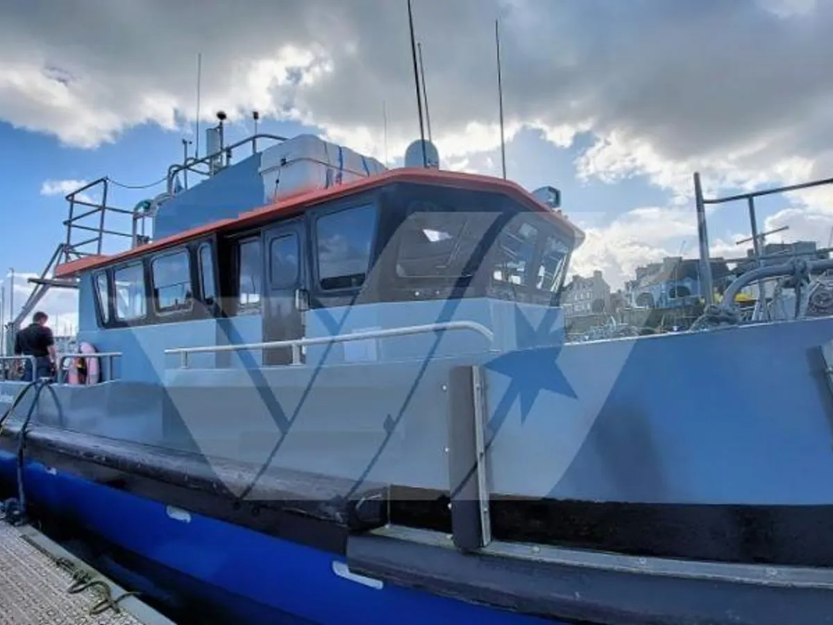 Navio de pesquisa à venda