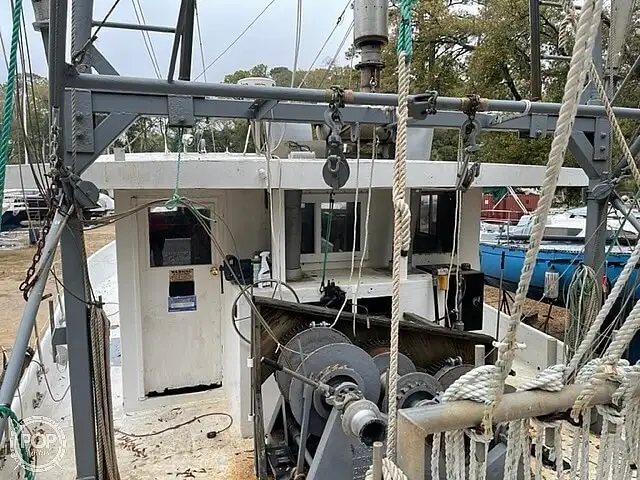 Navio de pesca de arrasto à venda