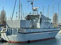Navio de patrulha à venda
