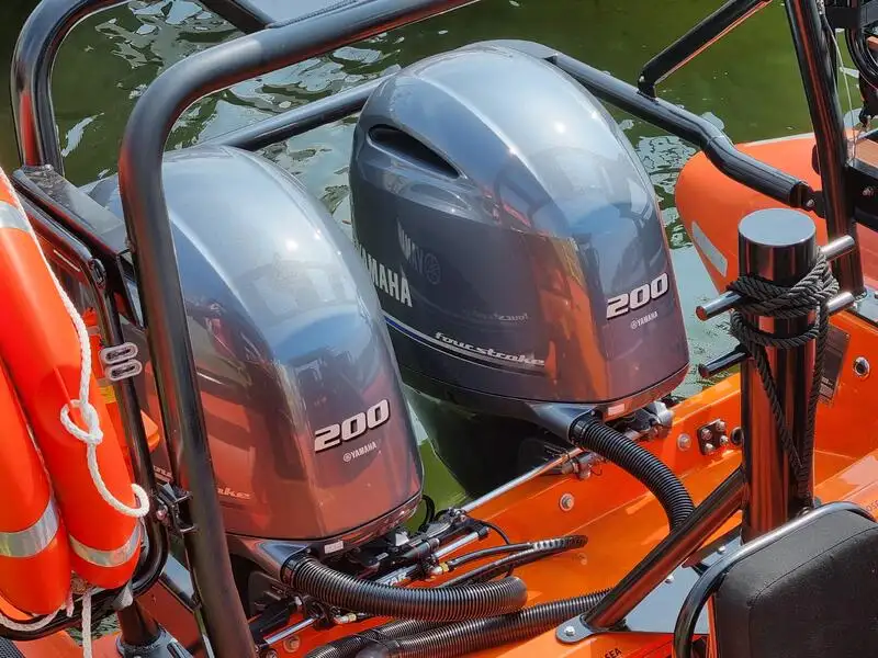 Bote inflável rígido à venda