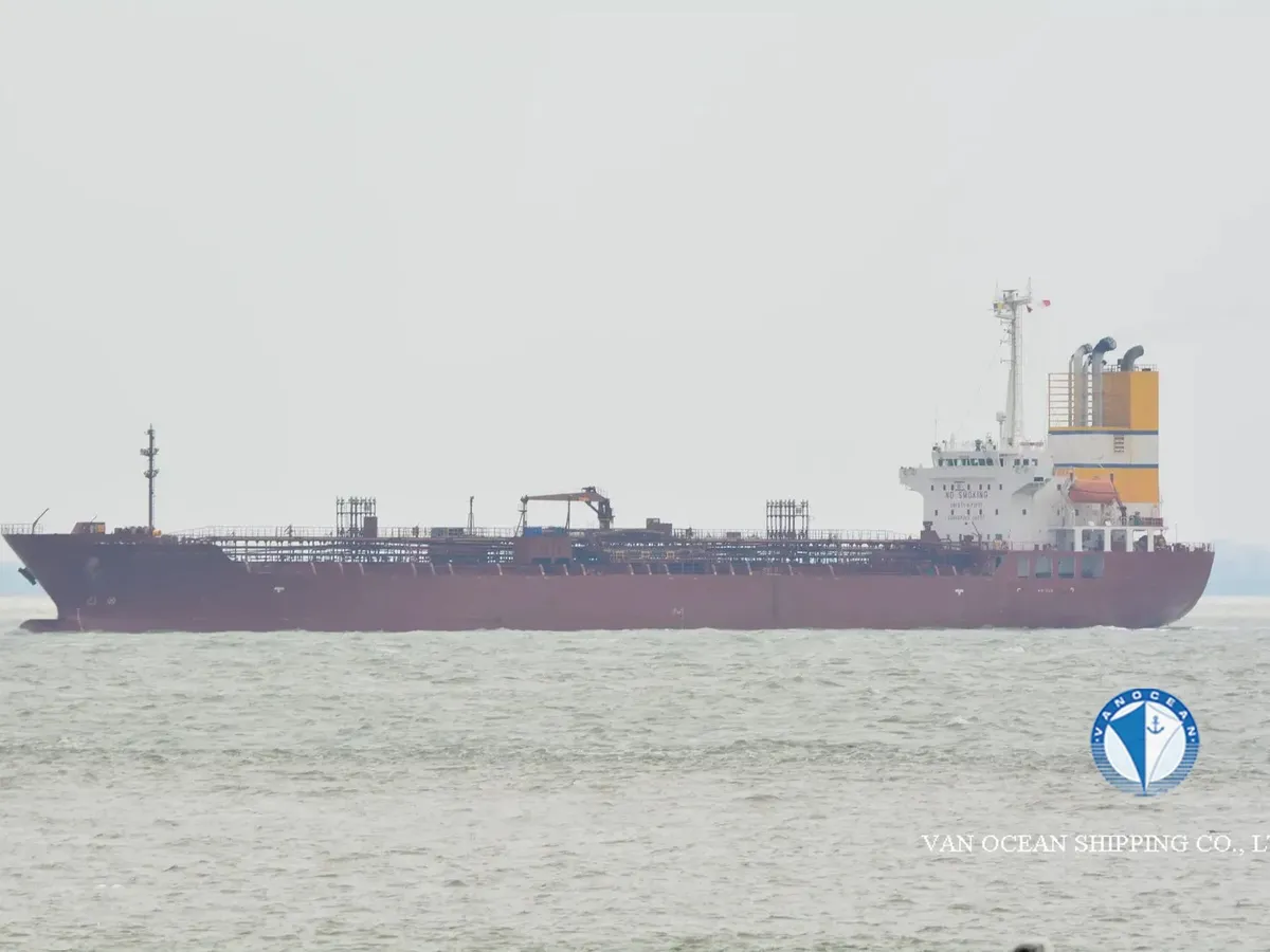 Navio-tanque de óleo/produtos químicos à venda