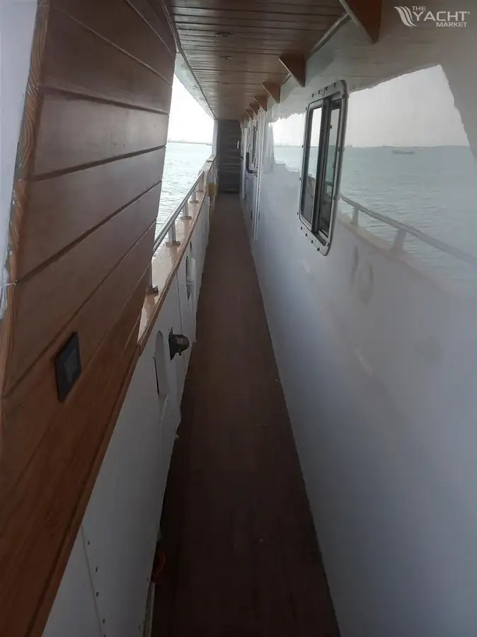 Navio de passageiros à venda