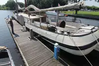 Barcaça à venda