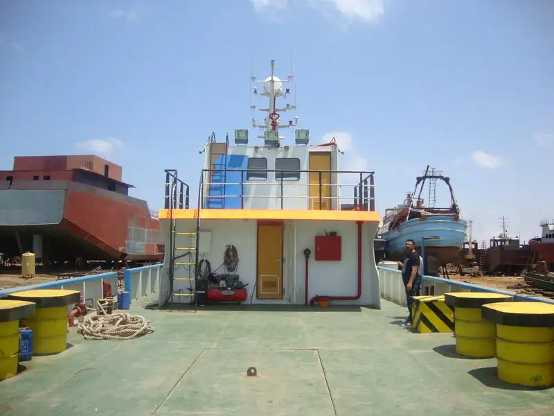 Barco de tripulação à venda