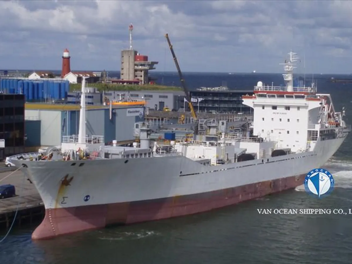 Navio frigorífico à venda