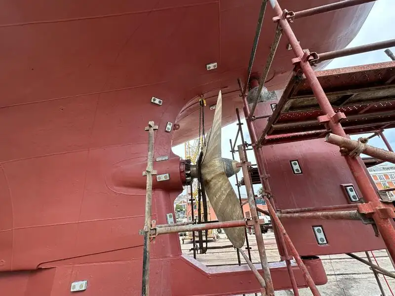 Navio de pesca de arrasto à venda