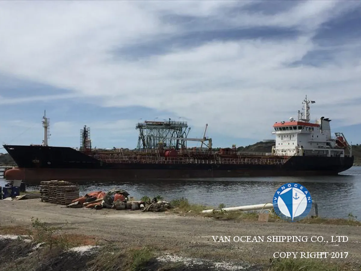 Navio-tanque de óleo/produtos químicos à venda