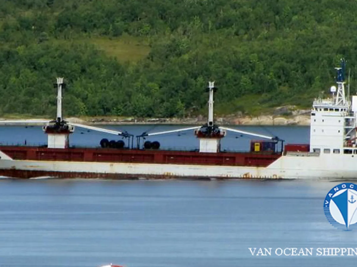 Navio frigorífico à venda
