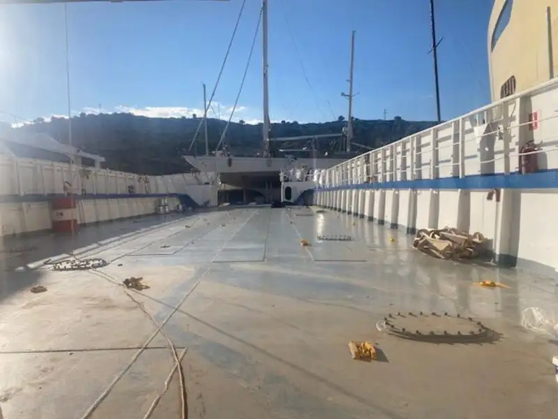 Navio de transporte de passageiros (Ferry) à venda