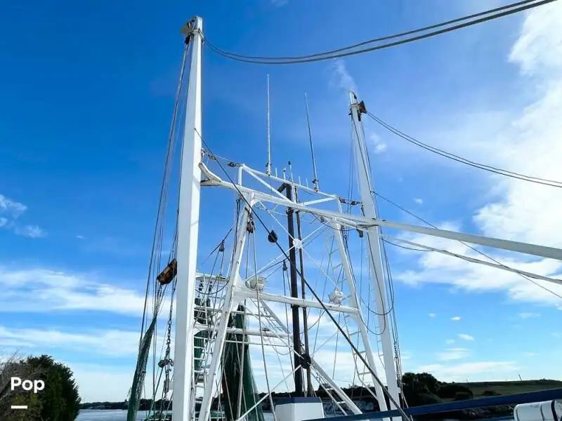 Navio de pesca de arrasto à venda