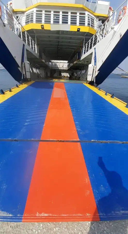 Navio Ro-Ro à venda