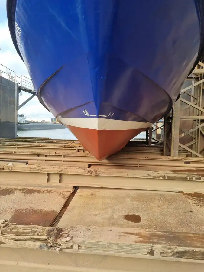 Navio de pesquisa à venda
