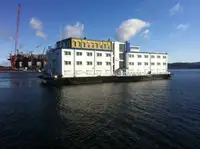 Floating hotel à venda