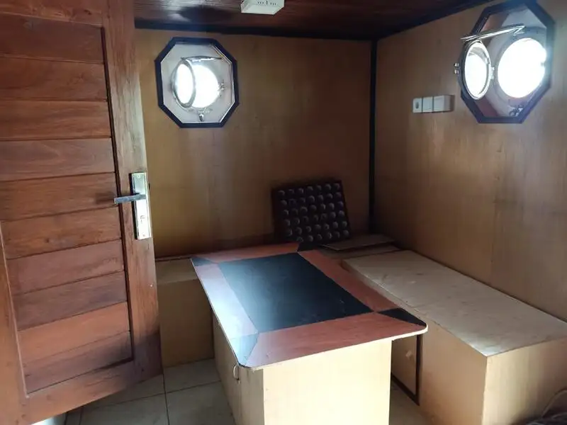 Balsa de desembarque, tanque à venda