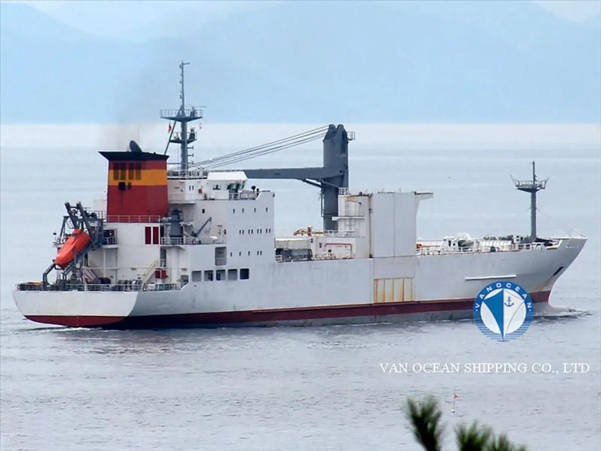 Navio frigorífico à venda