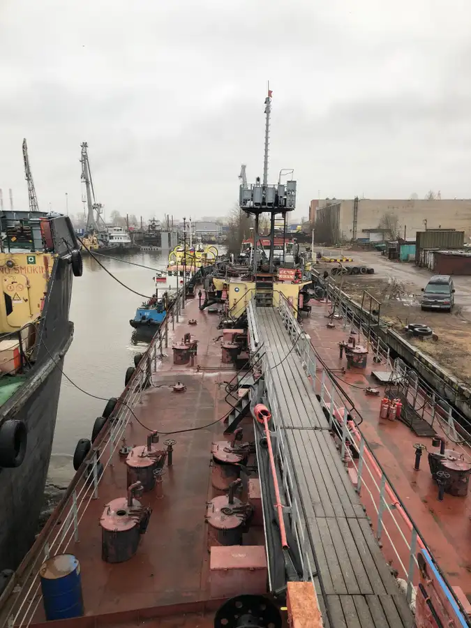 Navio-tanque de combustível à venda