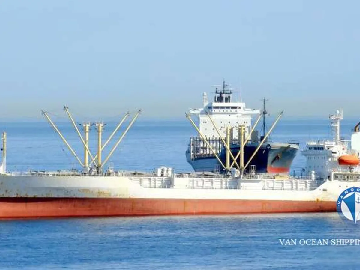 Navio frigorífico à venda