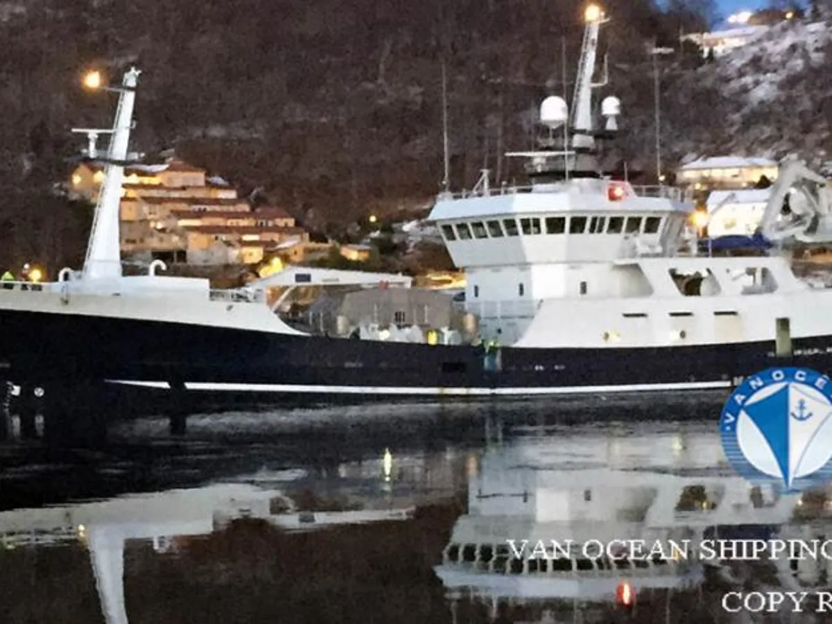 Navio de pesca de arrasto à venda