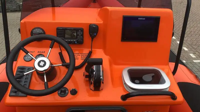 Bote inflável rígido à venda