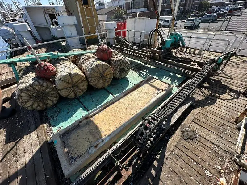 Navio de pesca de arrasto à venda