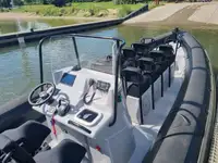 Navio porta-contêineres à venda