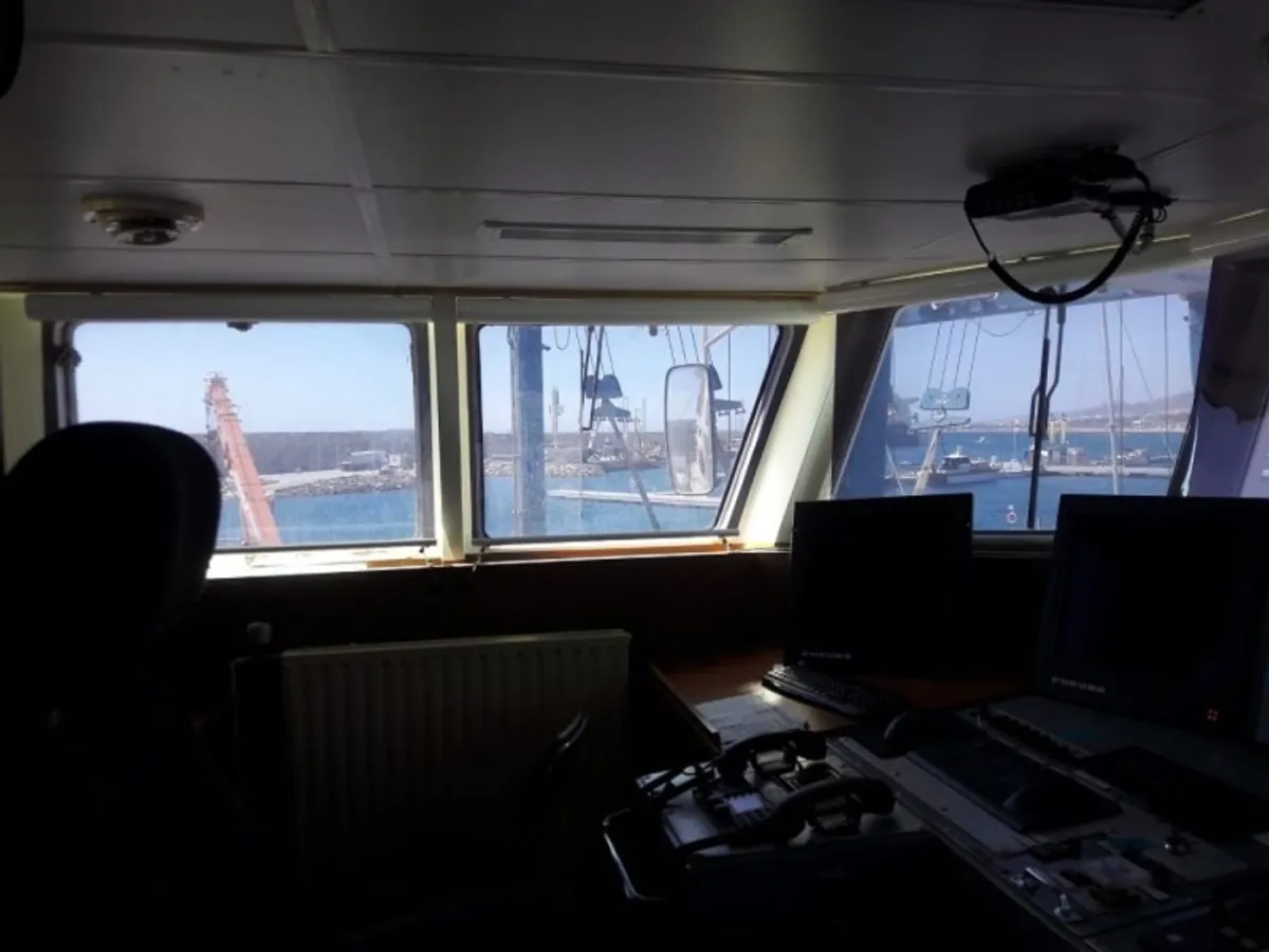 Navio de pesquisa à venda