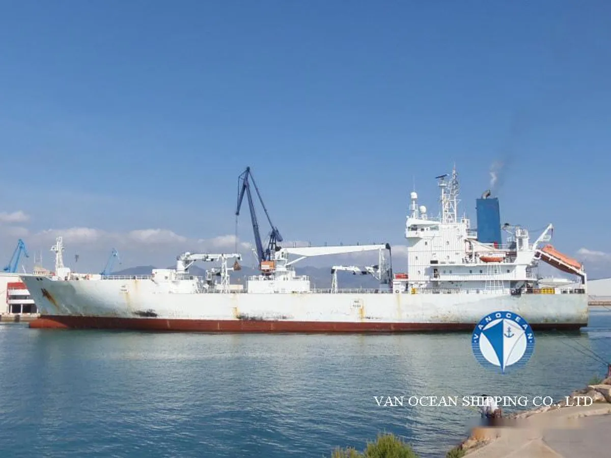 Navio frigorífico à venda