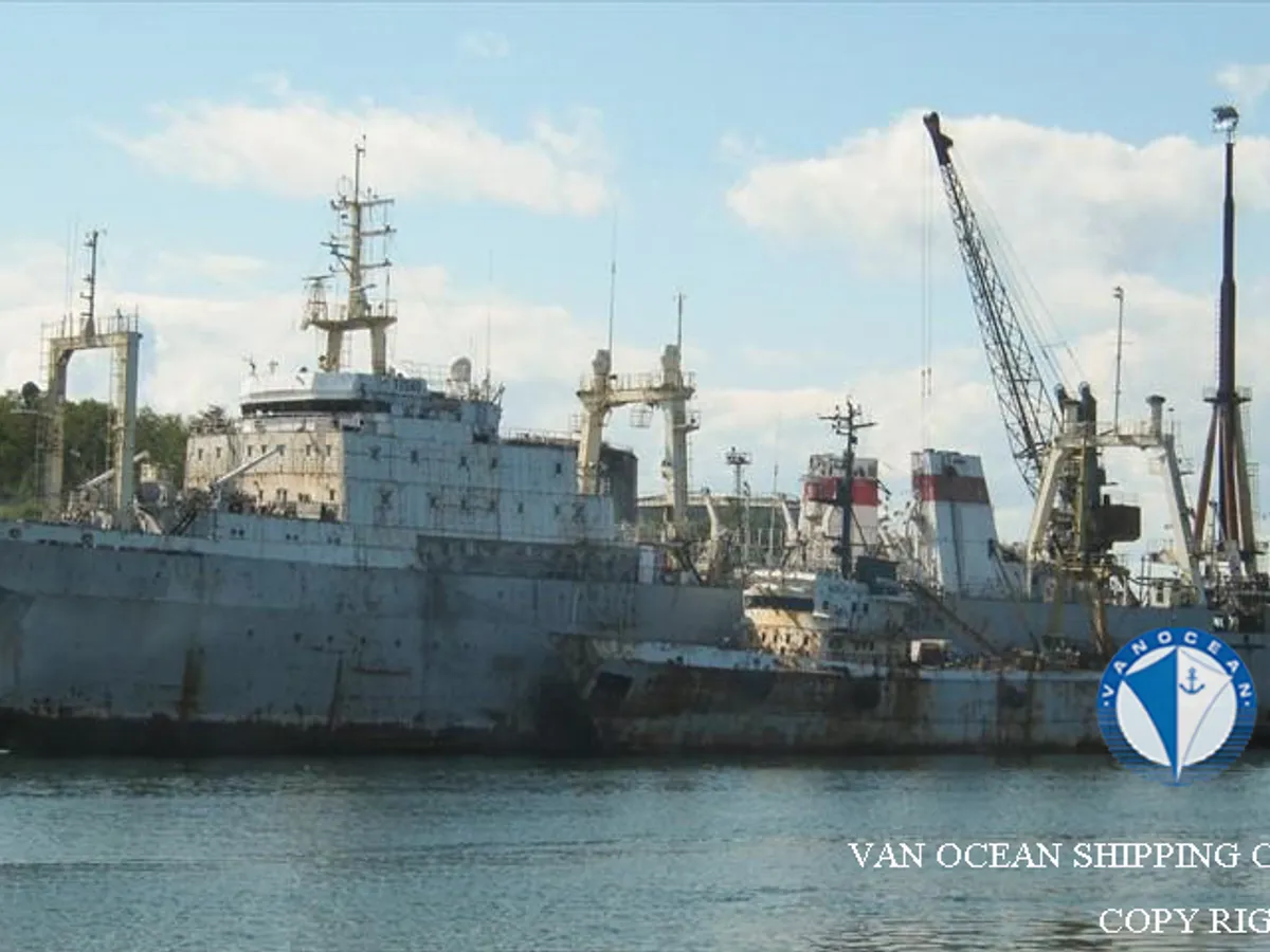 Navio de pesca de arrasto à venda