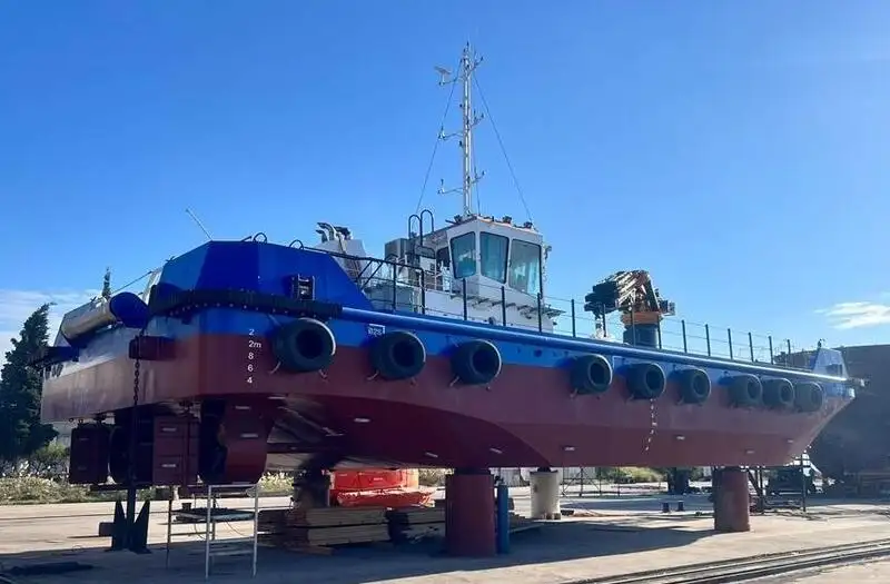 Navio porta-contêineres à venda