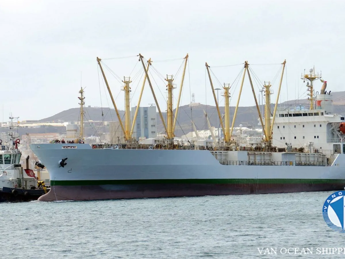 Navio frigorífico à venda