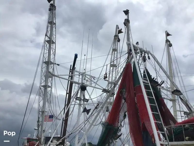 Navio de pesca de arrasto à venda
