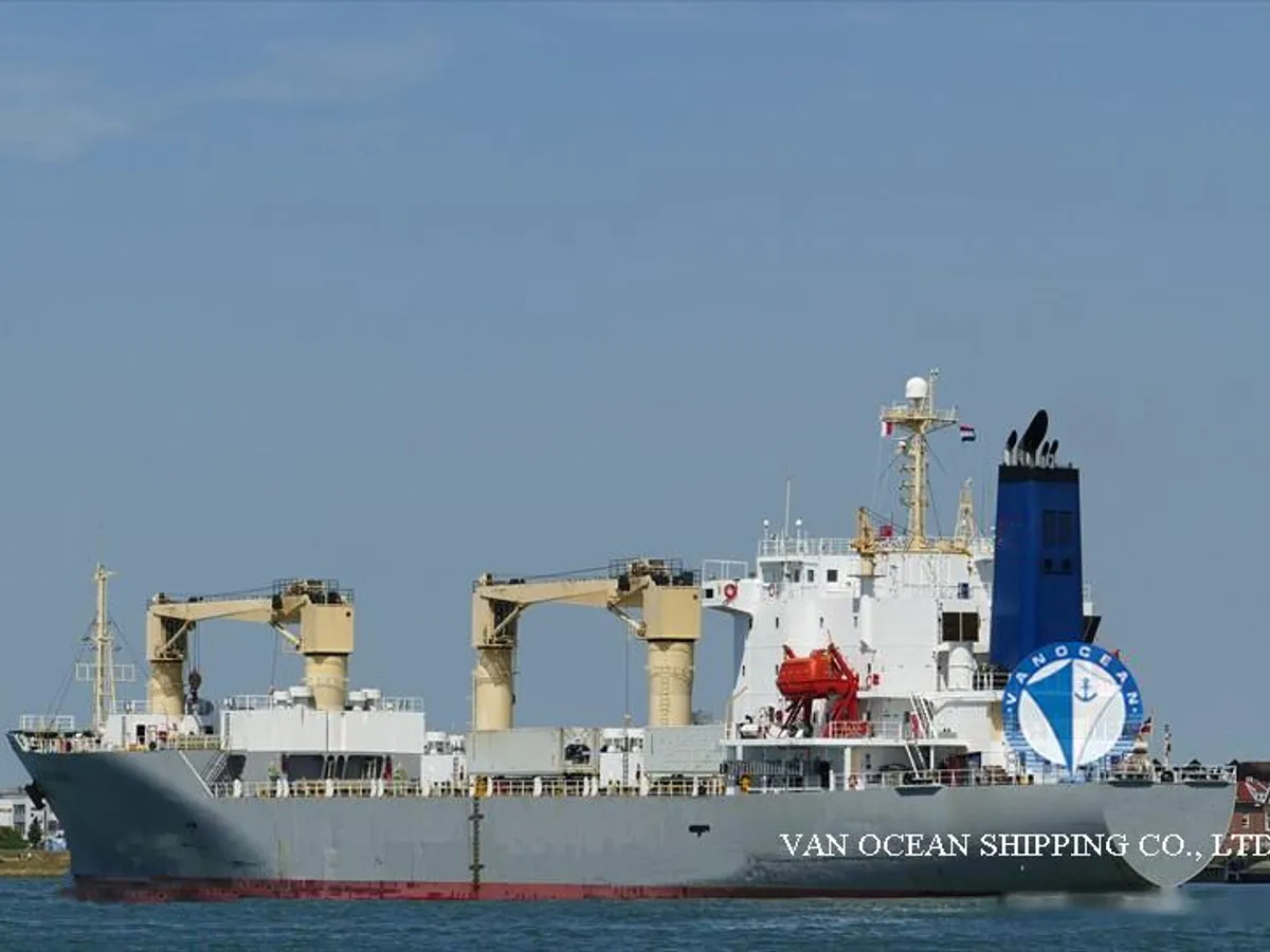Navio frigorífico à venda