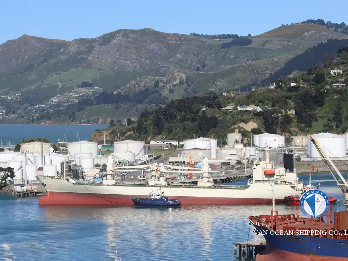Navio frigorífico à venda