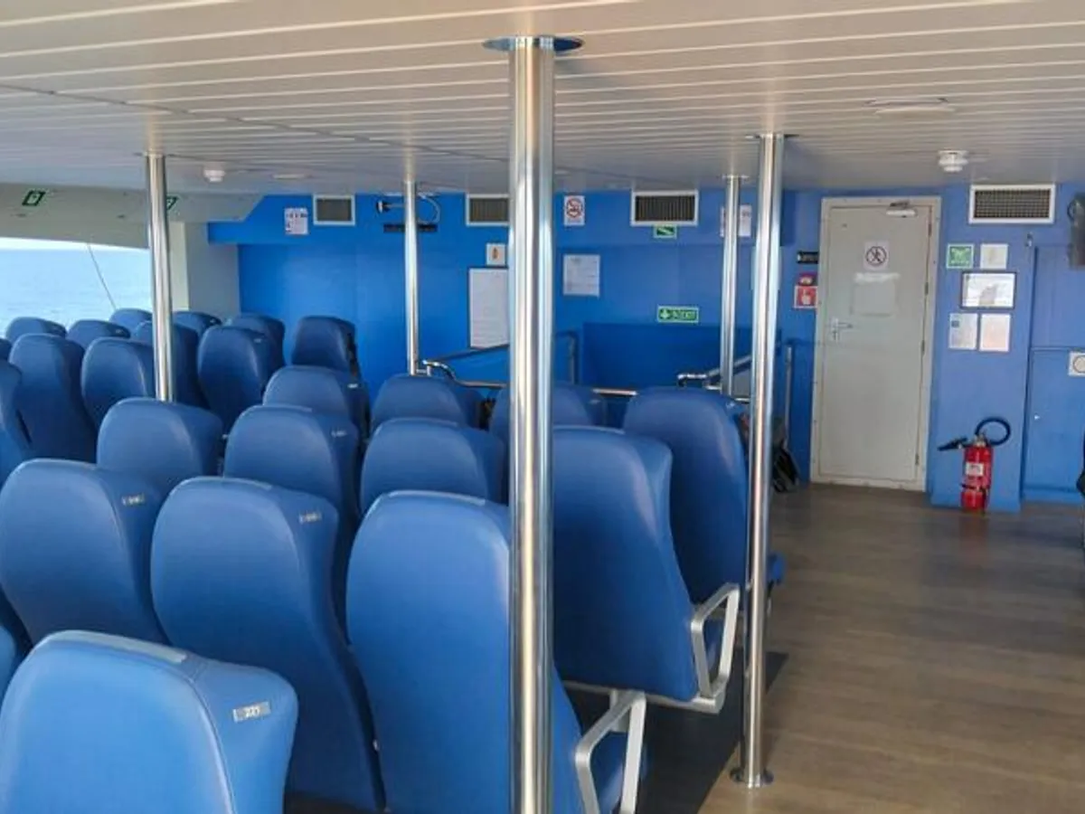 Navio de transporte de passageiros (Ferry) à venda