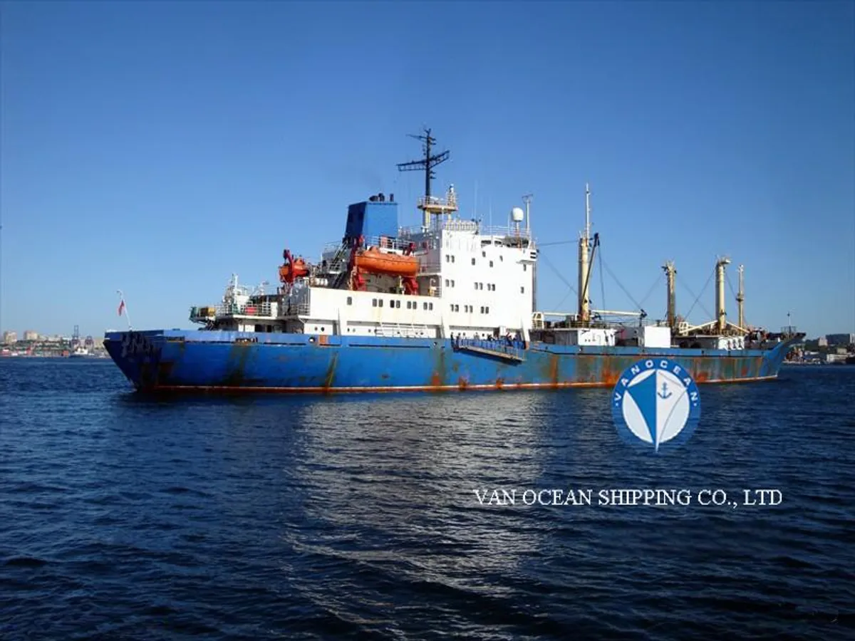 Navio frigorífico à venda