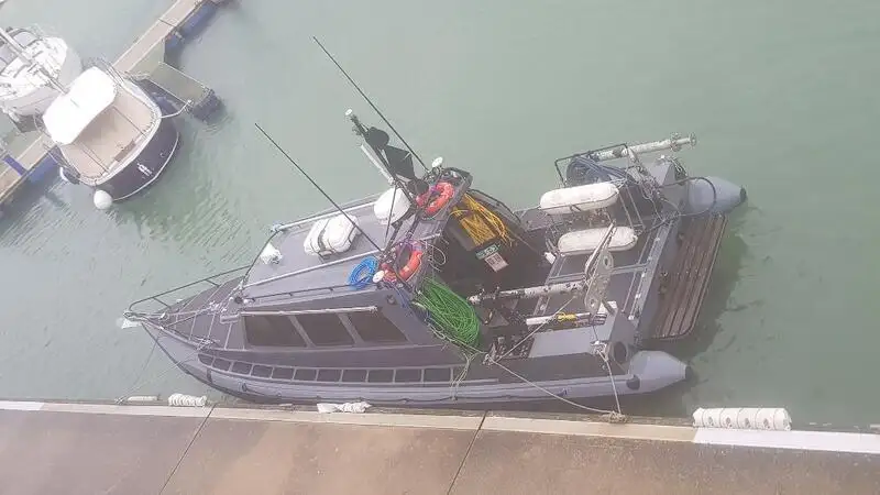 Navio de pesquisa à venda