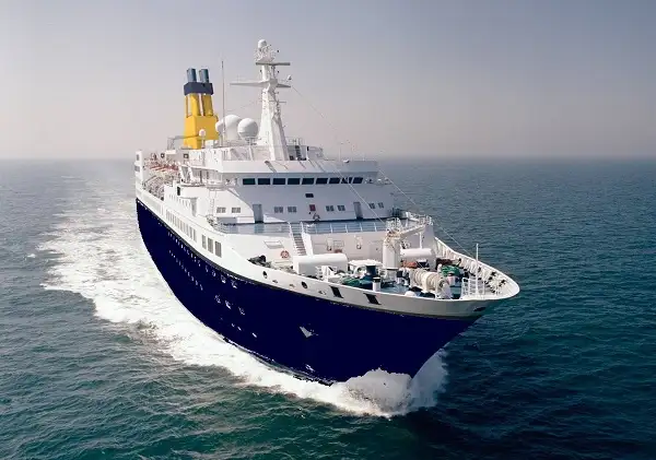 Navio de cruzeiro à venda